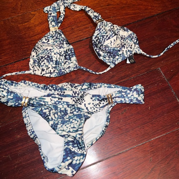 Vix blue and white printed bikini - Picture 2 of 3